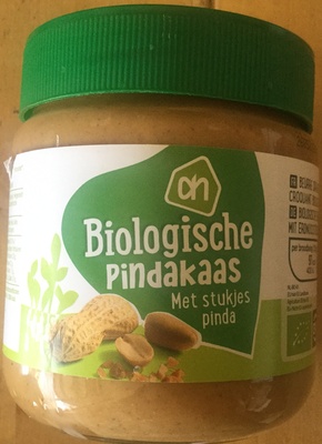 Biologische pindakaas met stukjes pinda